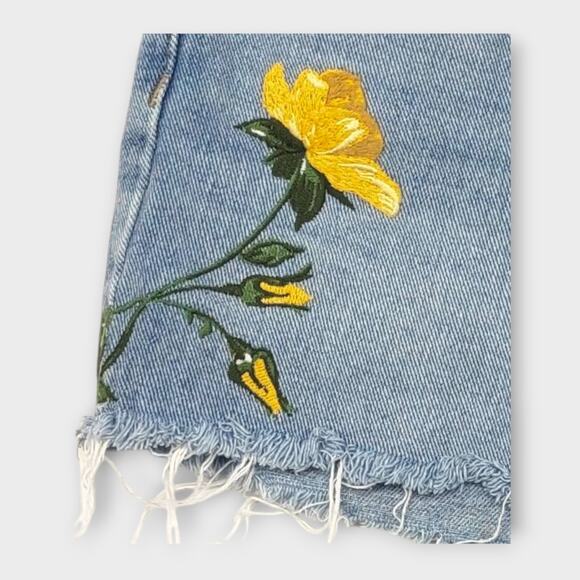 Womens Pacsun High Rise Short Flower Embroidered Shorts Size 29" Waist - Picture 4 of 9